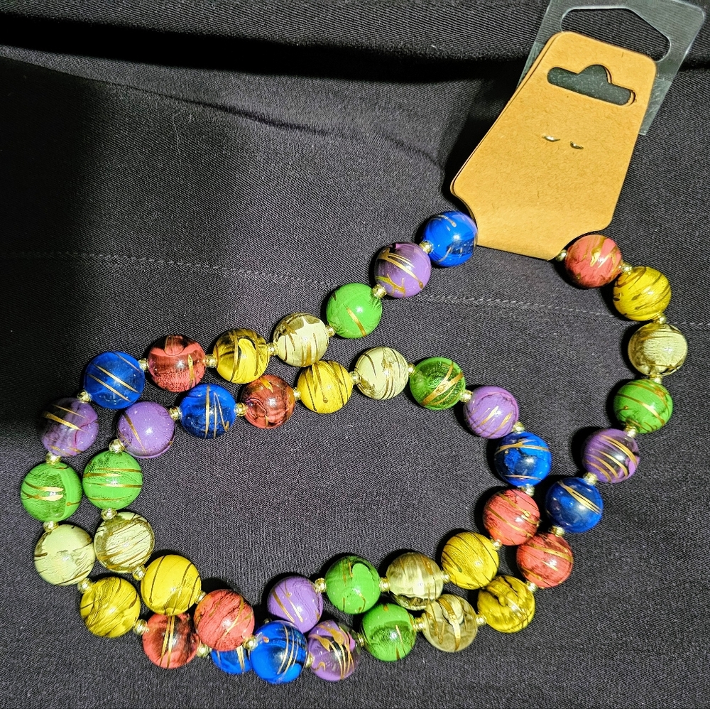 NWT BEADED GOLD NECKLACE